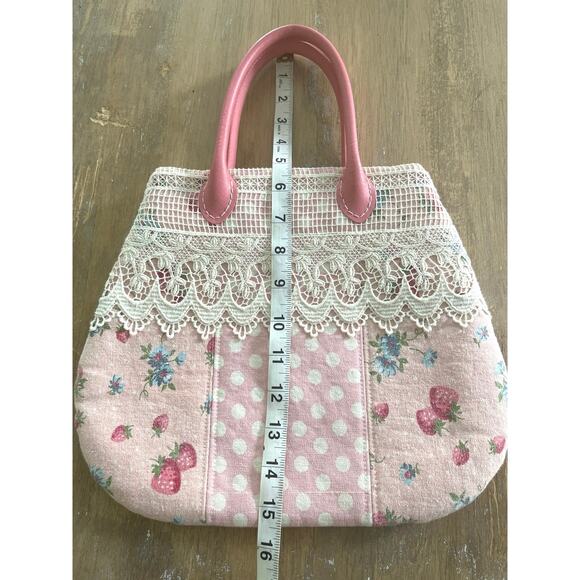 Handmade Pink Quilted Cottage Core hand Bag - Picture 6 of 8